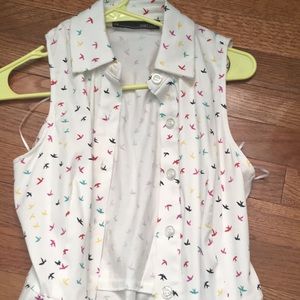 Button front rainbow bird print dress with pockets